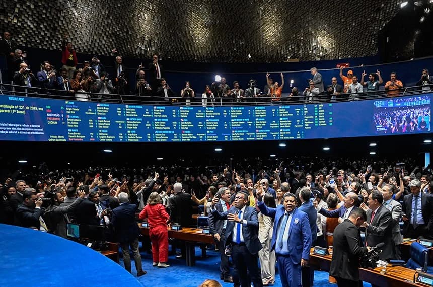 Senado aprova fim da escala 6x1; veja o que muda e quando as novas regras começam a valer
